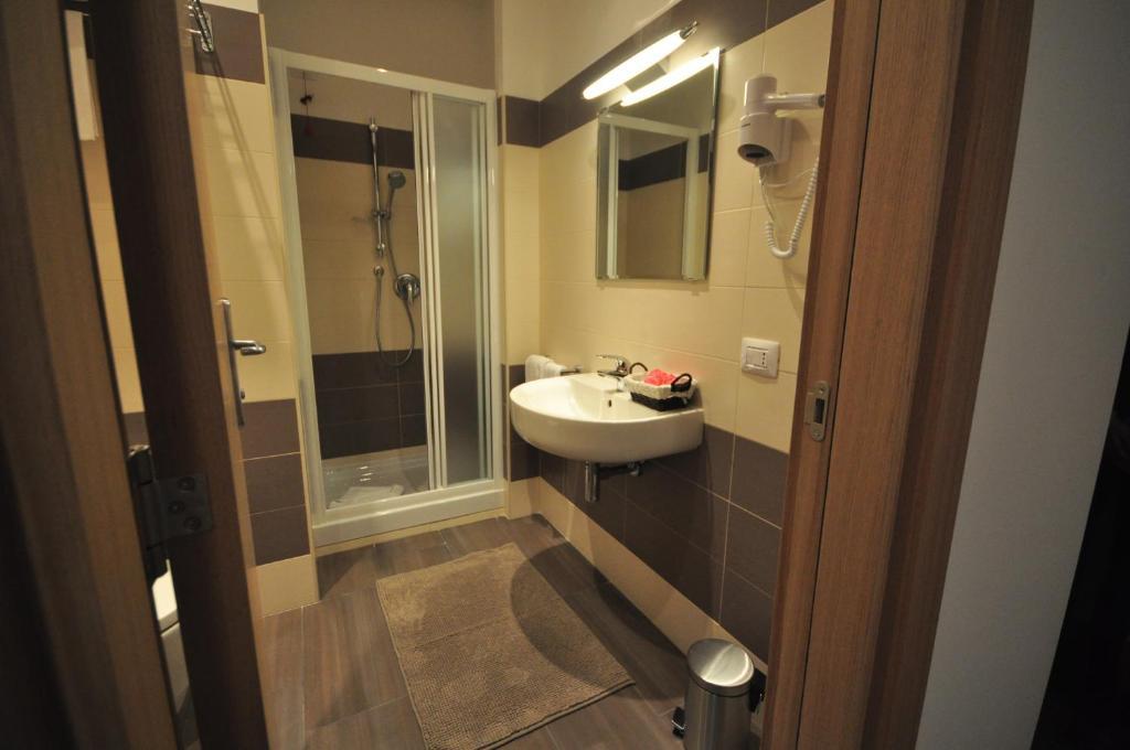 Hotel 325 Tor Vergata Roma Quarto foto
