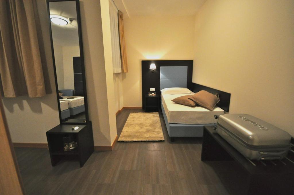 Hotel 325 Tor Vergata Roma Quarto foto